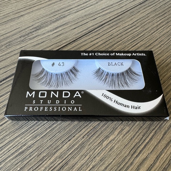 NIB 🔍 Lashes for ALL Occasions & Events - Picture 1 of 3